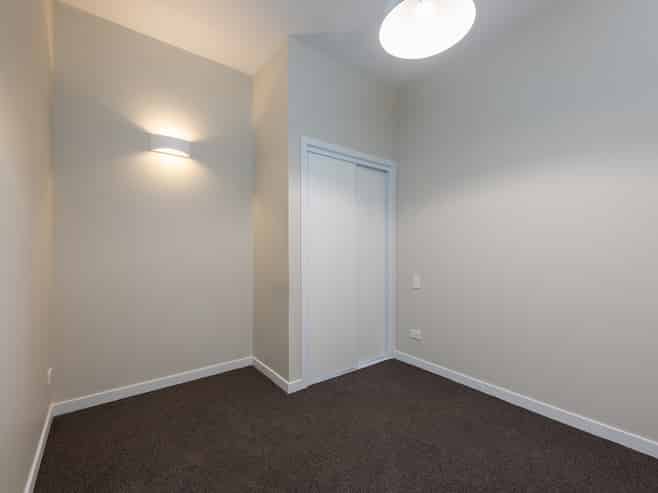 b/15 Hall Street, Newtown