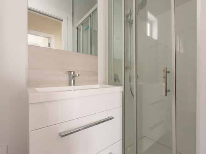 b/15 Hall Street, Newtown