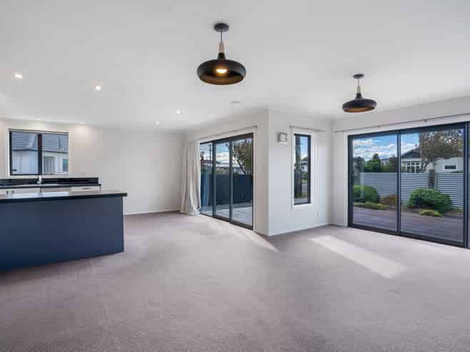 19 Queen Street, Winton