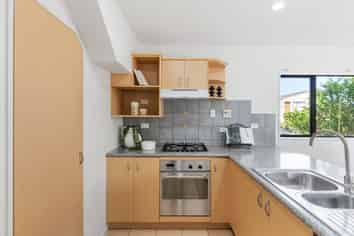 11 Spalding Rise, Golflands