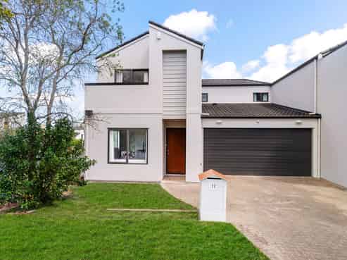 11 Spalding Rise, Golflands