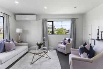 11 Spalding Rise, Golflands