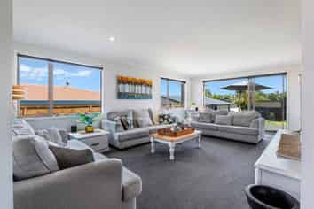 24 Bay Street, Red Beach