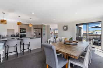 24 Bay Street, Red Beach