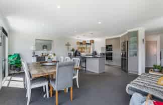 24 Bay Street, Red Beach