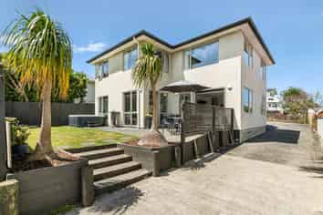 24 Bay Street, Red Beach