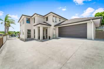 24 Bay Street, Red Beach