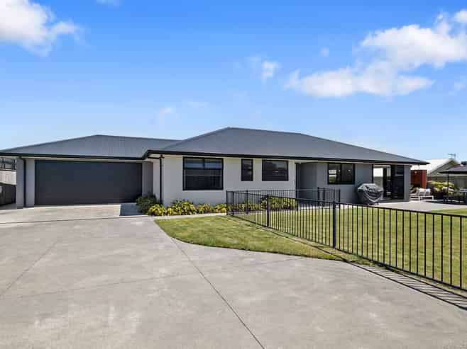 16 Desmond Place, Bell Block