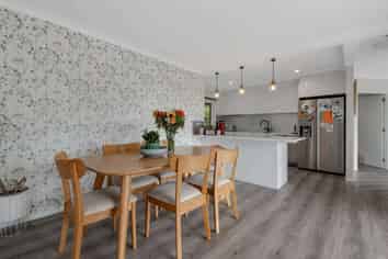 6 Lancelot Road, Orewa