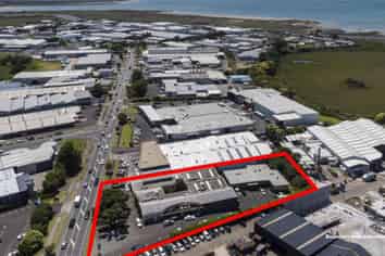 PRIME FREEHOLD INVESTMENT ON ROSEBANK ROAD
