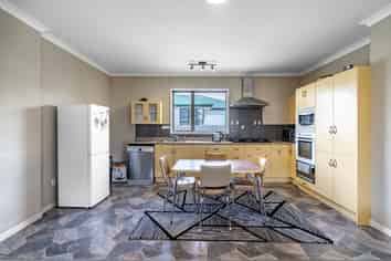 196 Bourke Street, Windsor