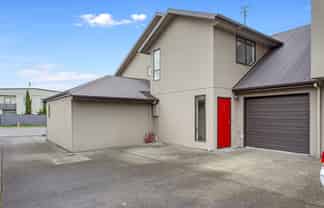 2/38 Brockworth Place, Riccarton