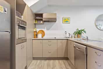 2/38 Brockworth Place, Riccarton