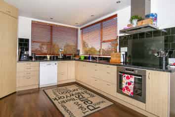 80 Derby Street, Westport