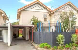 2/104 Pakuranga Road, Pakuranga