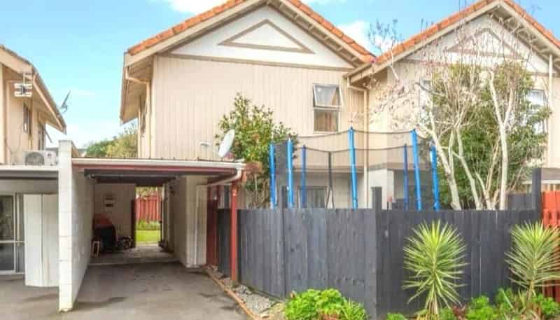 2/104 Pakuranga Road, Pakuranga