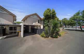 2/104 Pakuranga Road, Pakuranga