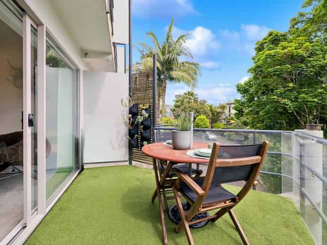 11/6 Sarsfield Street, Herne Bay