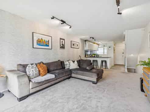 11/6 Sarsfield Street, Herne Bay