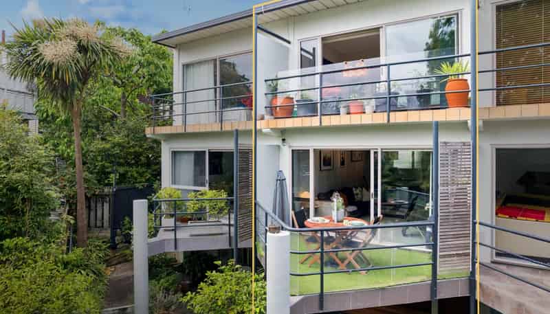 11/6 Sarsfield Street, Herne Bay