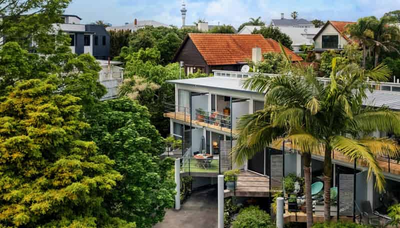 11/6 Sarsfield Street, Herne Bay