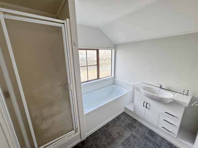 4f Earp Street, Johnsonville