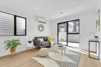 8B Gardiner Grove, Mangere East