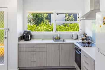 1/303 Lake Road, Hauraki