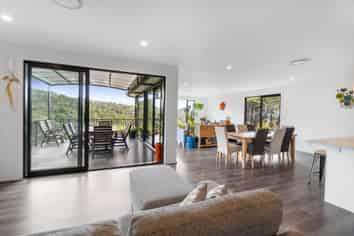 281 J Tolhopf Road, Puhoi