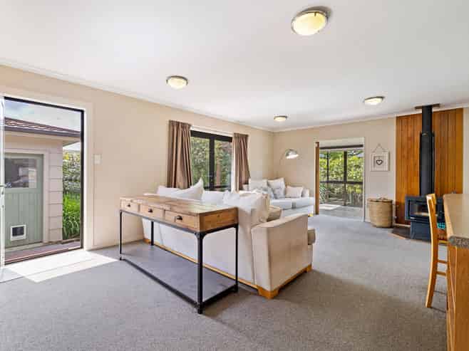 21 Moore Street, West End