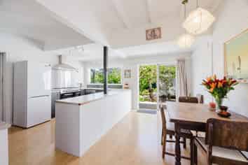 404 Jervois Street, Mayfair