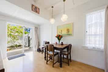 404 Jervois Street, Mayfair