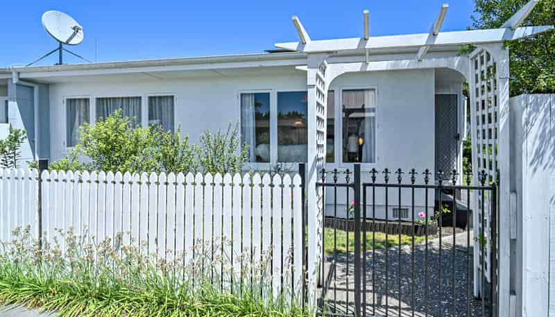 1/204A Park Road South, Akina