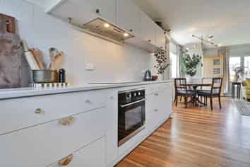 1/204A Park Road South, Akina