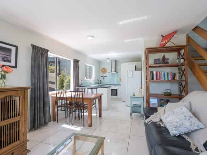 198 The Ridgeway, Stoke