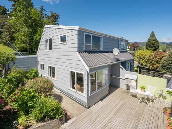 198 The Ridgeway, Stoke