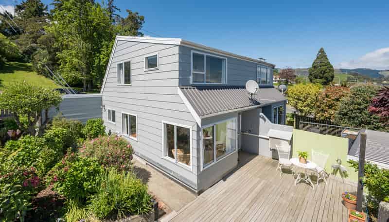 198 The Ridgeway, Stoke