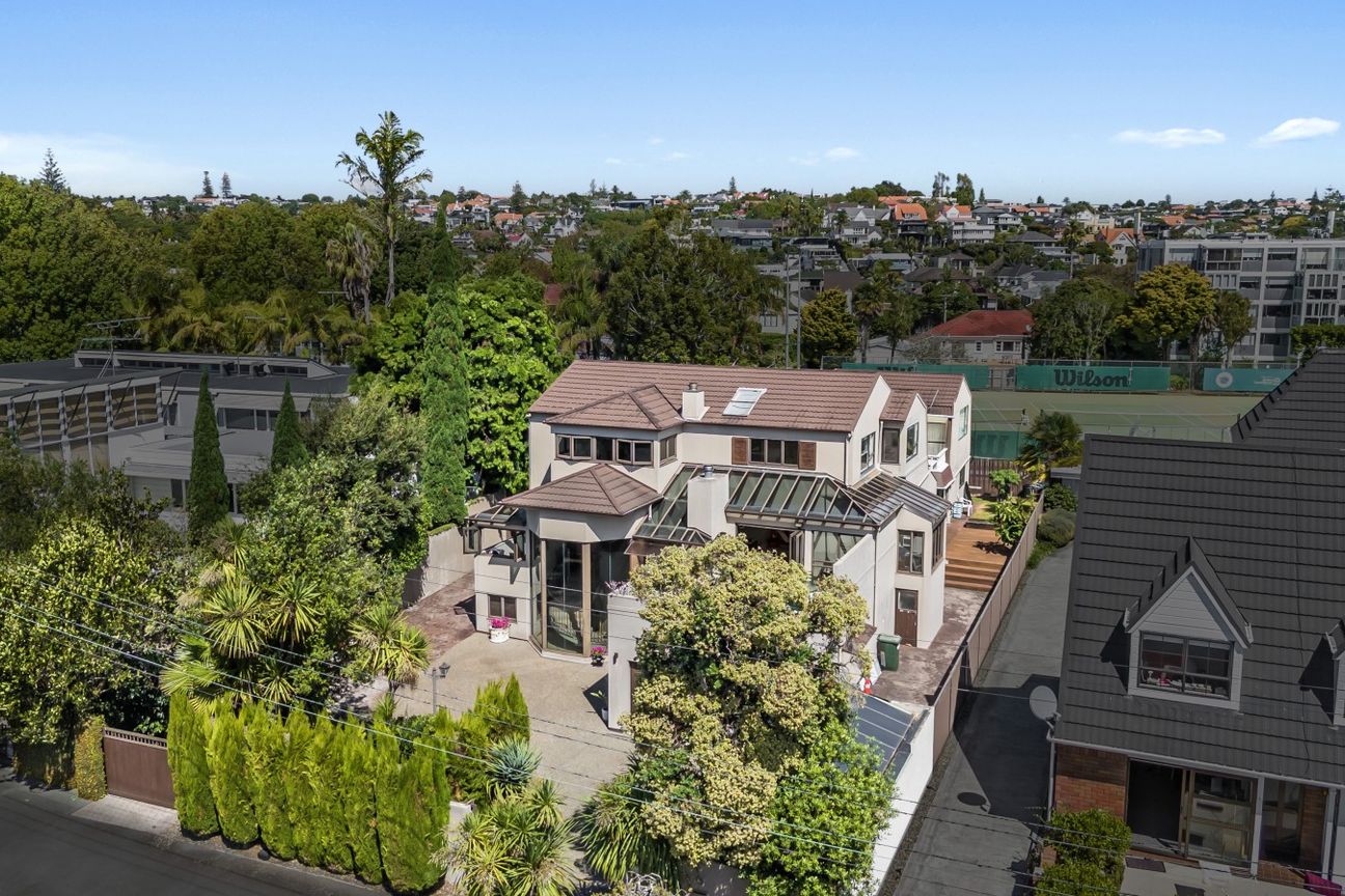 Offers from $2,900,000 invited. - Ansicht 2
