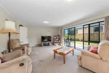 2 Palm Grove Drive, Western Heights