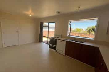 15A Queenwood Road, Levin