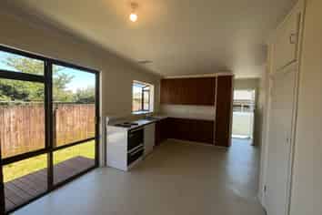 15A Queenwood Road, Levin