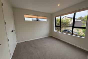 14D Stewart Gibson Place, The Gardens