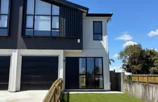 14D Stewart Gibson Place, The Gardens