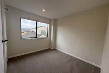 14D Stewart Gibson Place, The Gardens