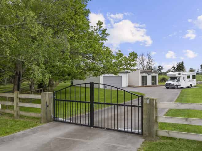 112 Cochrane Road, Ngahinapouri