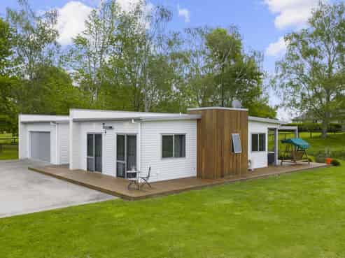 112 Cochrane Road, Ngahinapouri