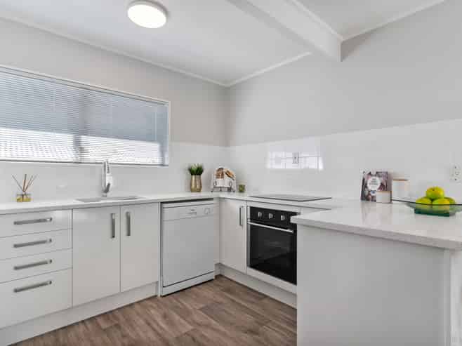 1/4 Elm Street, Avondale