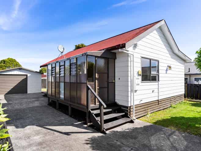 1/4 Elm Street, Avondale