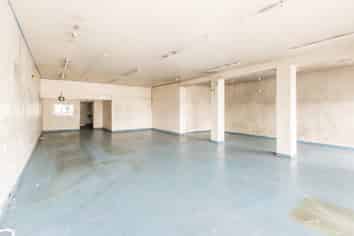 High Profile Retail Gem 