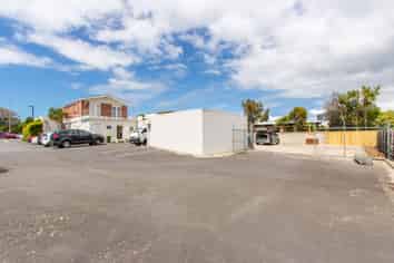 High Profile Retail Gem 